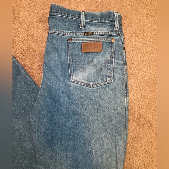 Men's Wrangler Blue Jeans Size 38x32 - Picture 2 of 7